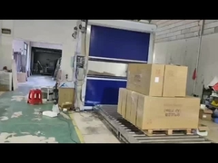 Cabinet de douche à air personnalisé appuyé contre le mur soufflant des deux côtés