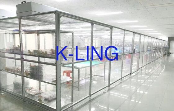 Cabine de nettoyage modulaire utilisant des filtres HEPA pour assurer la filtration de l'air et la conformité des salles blanches dans la fabrication de semi-conducteurs